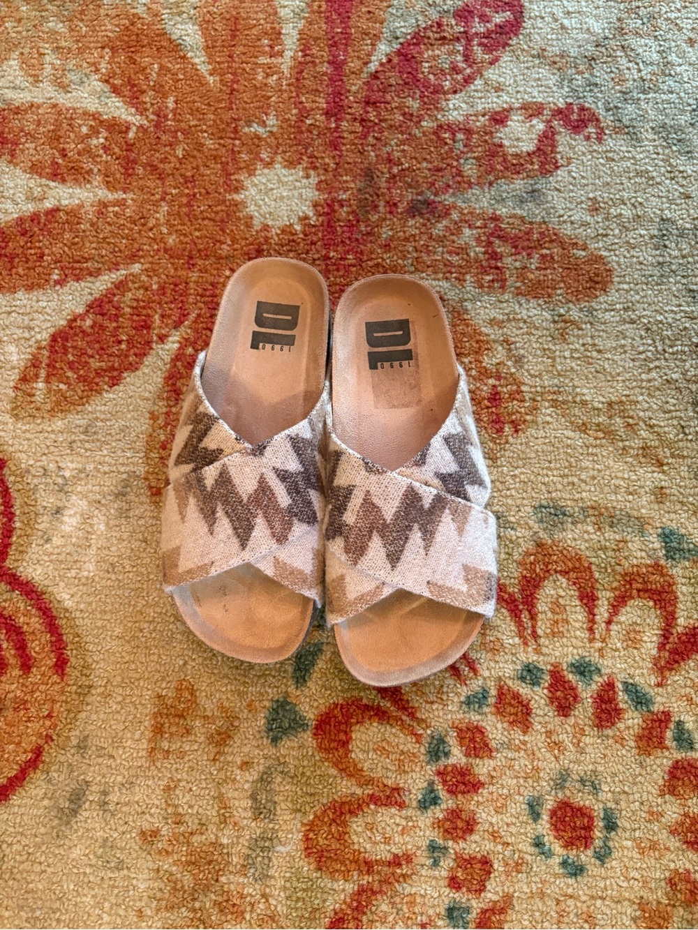 Women’s Beige & Brown Patterned Slide Sandals